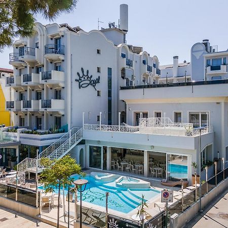 Royal Boutique Hotel Riccione Exterior foto