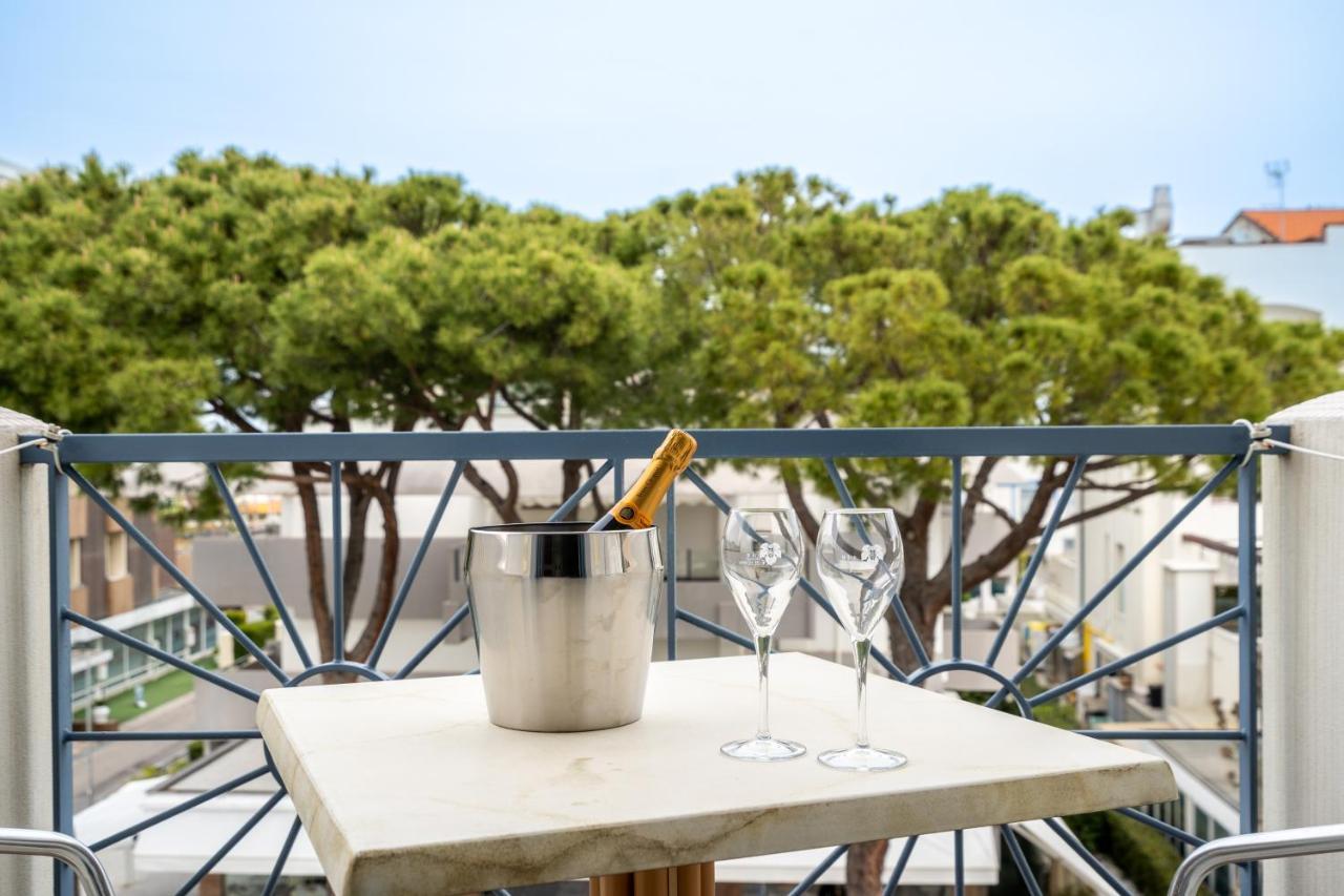 Royal Boutique Hotel Riccione Exterior foto