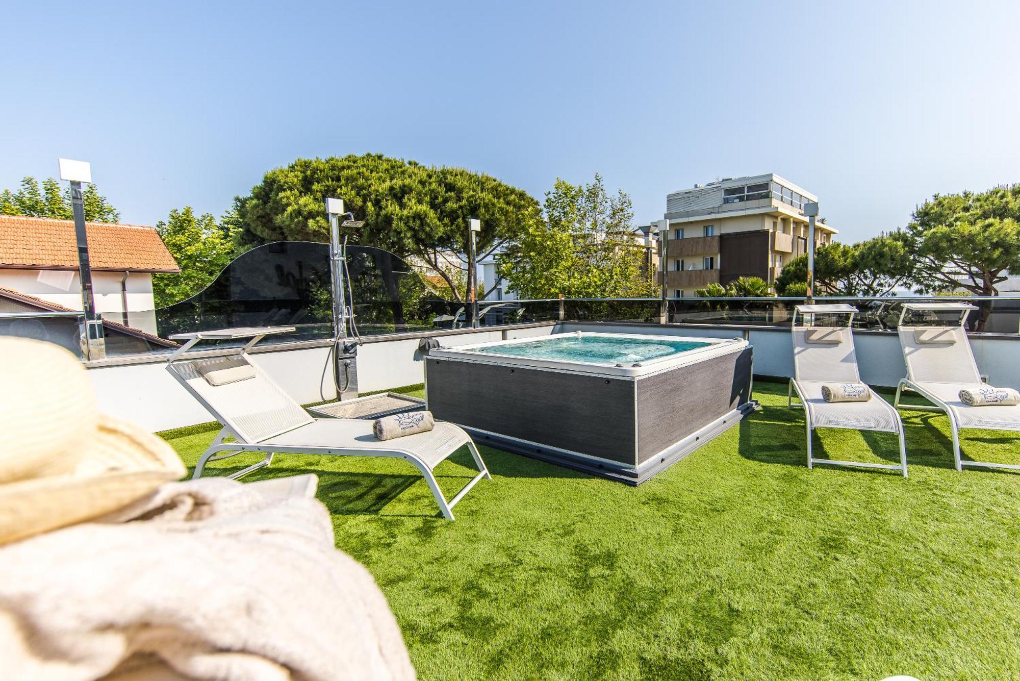 Royal Boutique Hotel Riccione Exterior foto