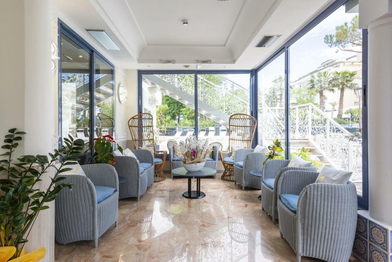 Royal Boutique Hotel Riccione Exterior foto